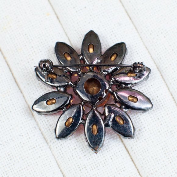 Coro Vintage 1950s Brooch + Two Other Pins - Picture 5 of 6